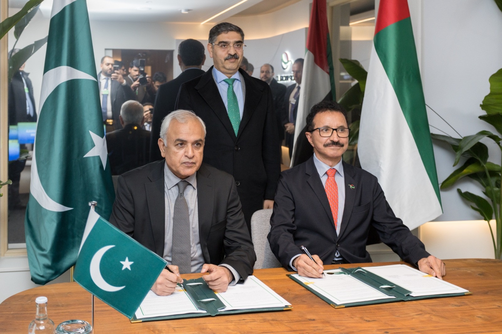 Dubai And Pakistan To Cooperate On Rail, Economic Zones & Infrastructure Improvement