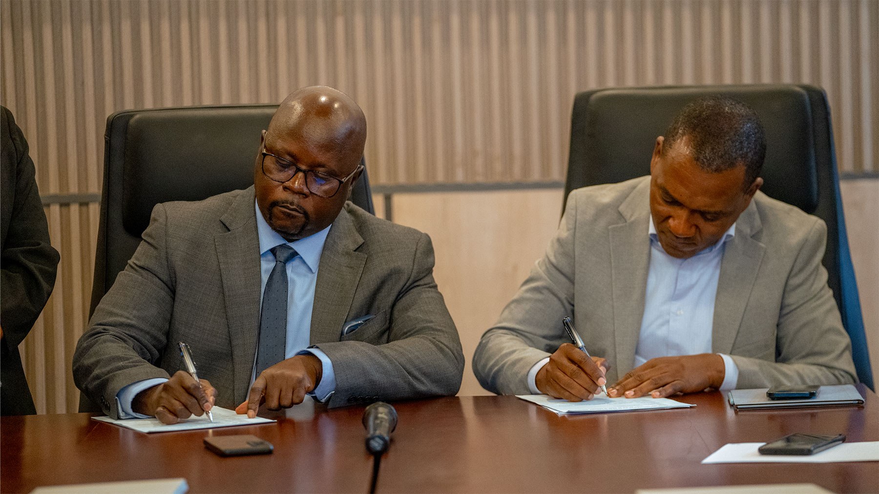 TAA and TRC Sign Memorandum of Understanding on Air and Rail Transport Cooperation in the Country