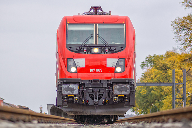 Improving Efficiency With The TRAXX Last Mile Locomotive