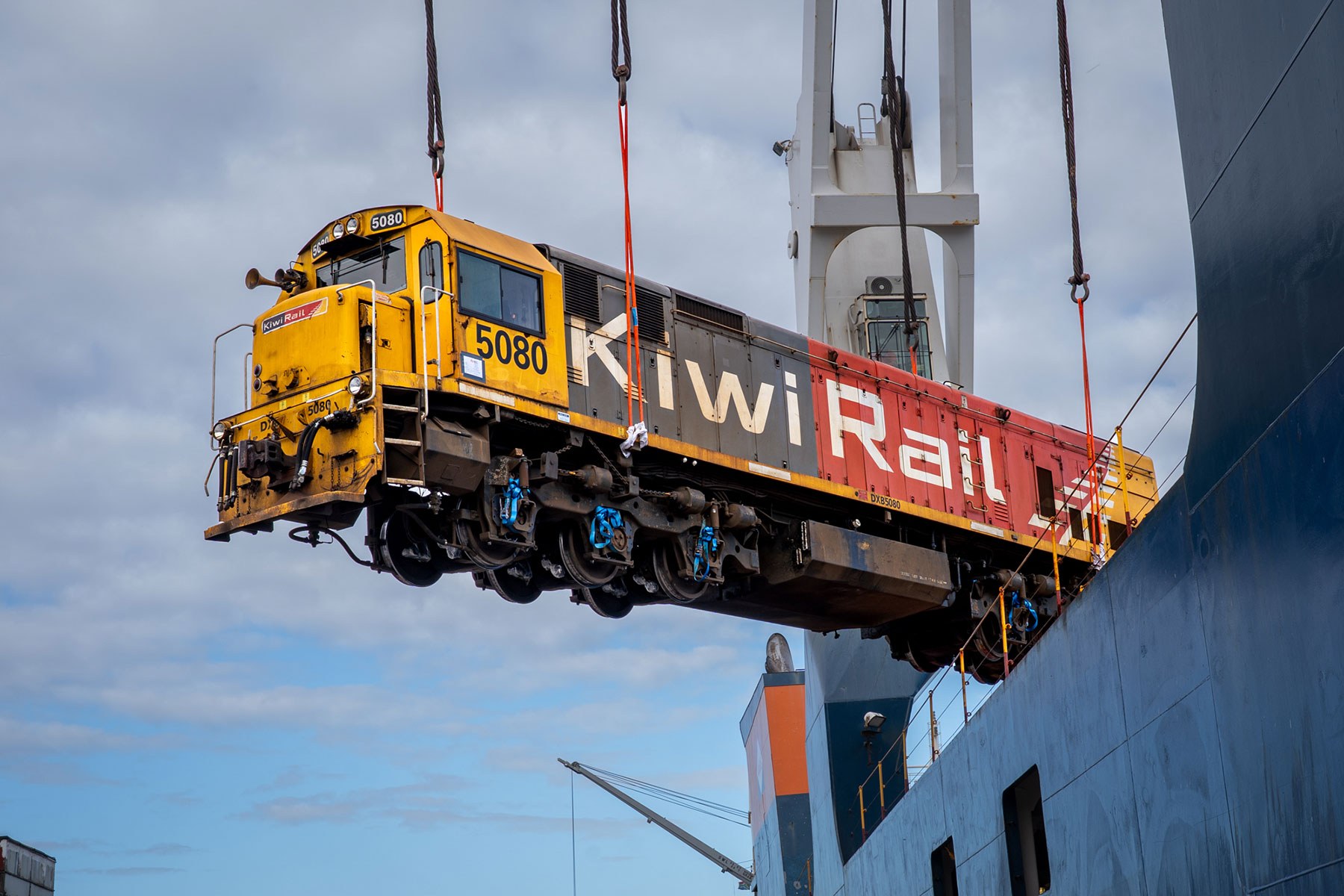 Traxtion Welcomes First Shipment of Locomotives for South African Service