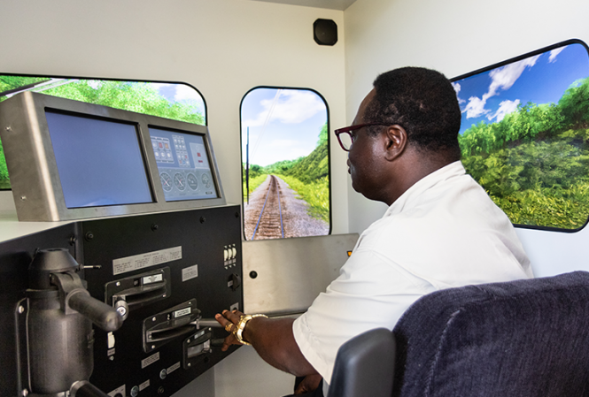 EMD SD40 And EMD GT46AC Simulators With VR Delivered To SETRAG In Gabon