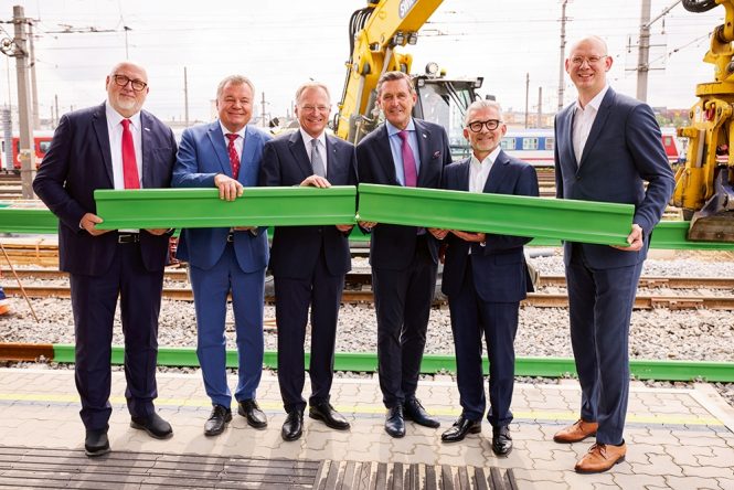 voestalpine Produces The World's First Hydrogen-Based Rail