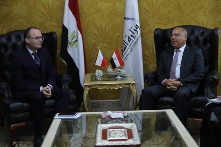 Egypt Transport Minister Discuses Railway Cooperation With Czech Ambassador