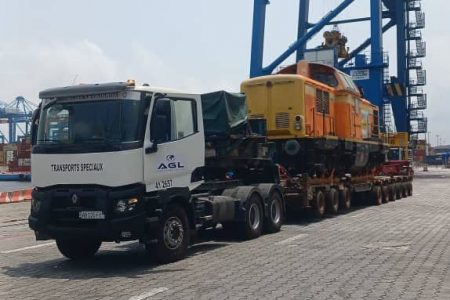 AGL Côte d’Ivoire Moves Five Colas Rail Locomotives from Port of Abidjan to Metro Line 1 Site