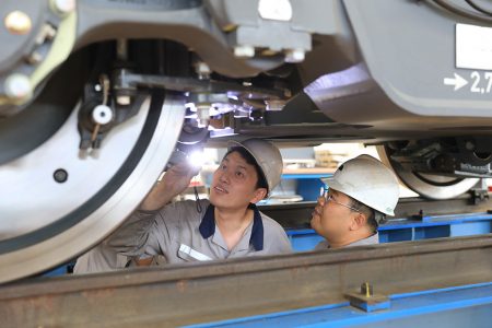 Bombardier’s Joint Venture To Provide Maintenance Service For 656 High-Speed Train Cars In China