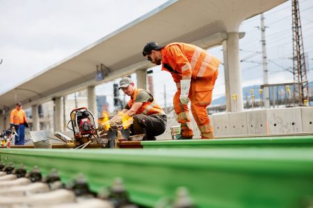 voestalpine Produces The World's First Hydrogen-Based Rail