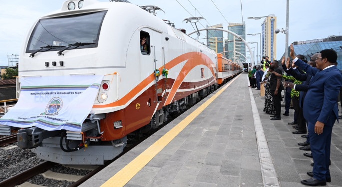 Prime Minister Hon. Kassim Majaliwa Witnesses The First Trial Run Of The SGR Train From Dar es Salaam To Dodoma