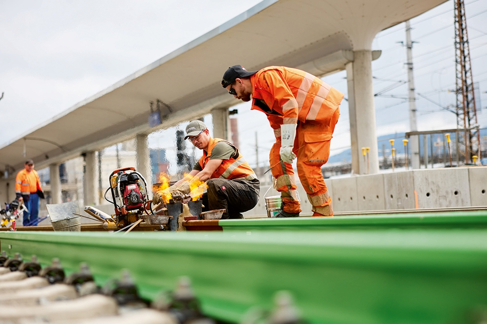 voestalpine Produces The World's First Hydrogen-Based Rail